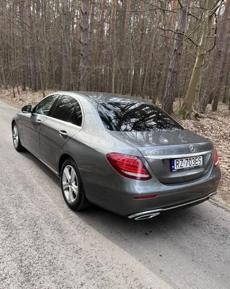 Mercedes-Benz Klasa E cena 82999 przebieg: 363000, rok produkcji 2018 z Rzeszów małe 704